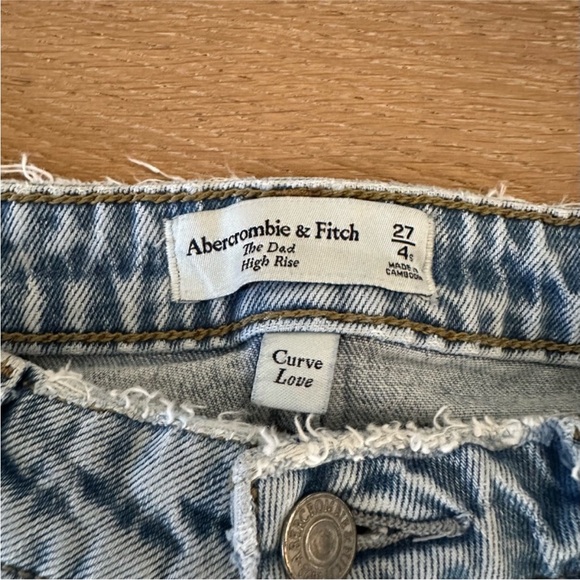Abercrombie and Fitch Dad High Rise Jeans - Picture 9 of 10